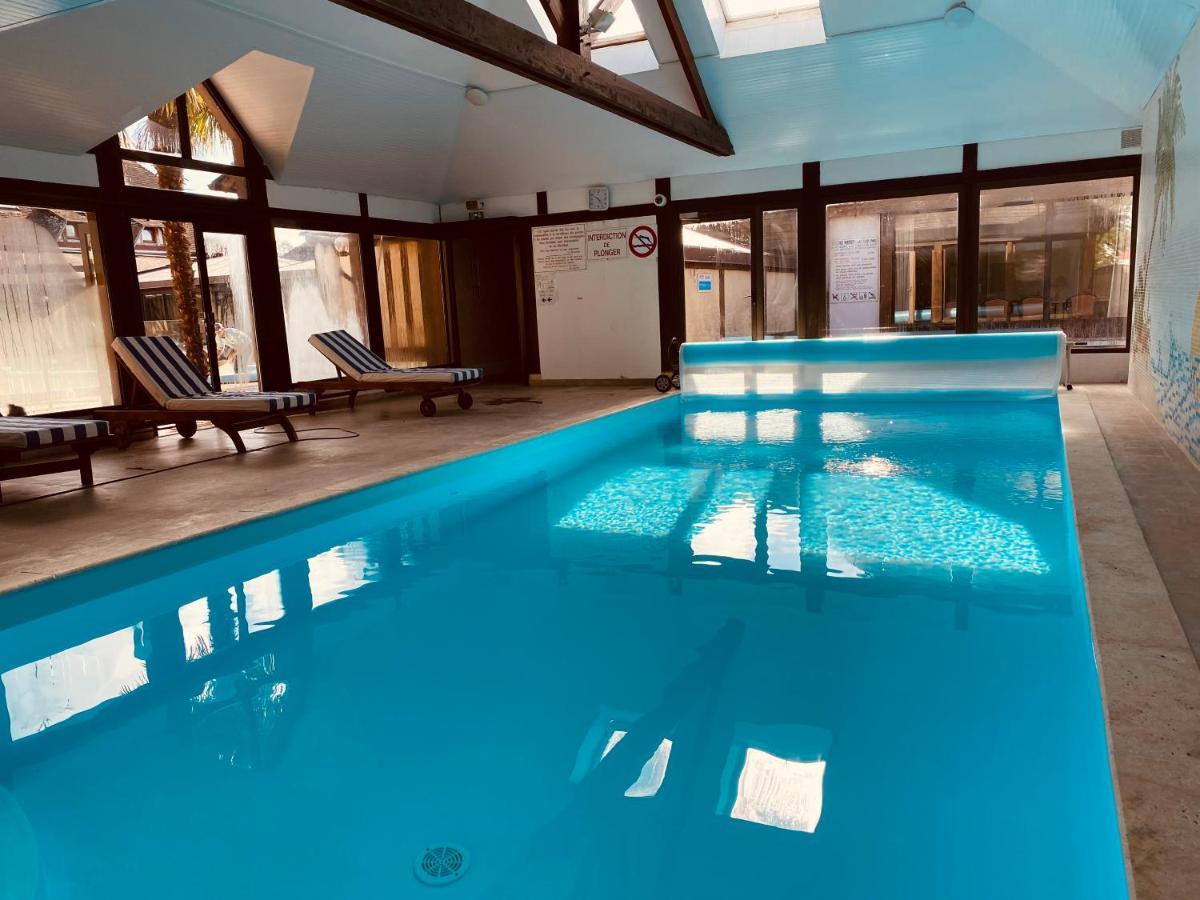 Logis Le Clos Deauville Saint Gatien Exteriör bild