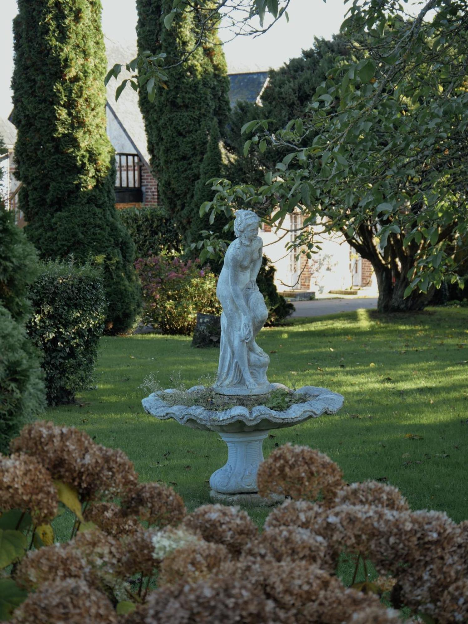 Logis Le Clos Deauville Saint Gatien Exteriör bild